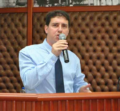 Vereador Alexandre cobra a construção do prédio da FATEC