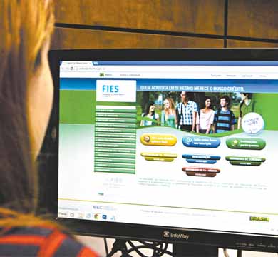 Universidades particulares planejam cortes após restrições ao Fies