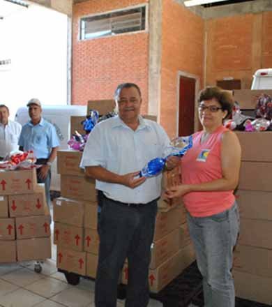 Prefeitura de Paraguaçu comemora a Páscoa com distribuição de ovos de chocolate