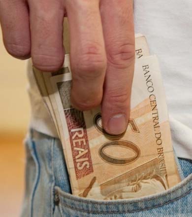 Governo estabelece valor do salário mínimo de 2016