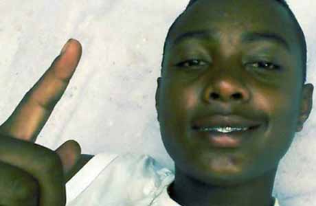 Jovem de 18 anos morre após colisão em poste em Marília