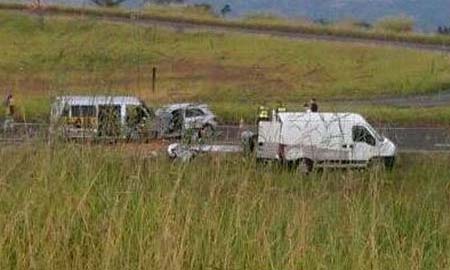 Motorista morre após bater de frente com van em rodovia de Marília