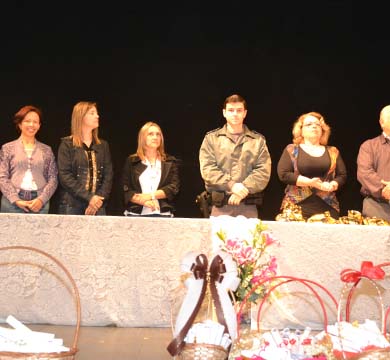 Em duas cerimônias no teatro municipal, Proerd realiza formatura