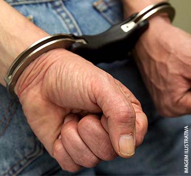 Homem desfere soco em esposa e é preso em Maracaí