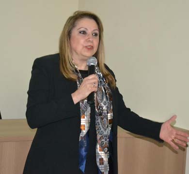 Dra. Kátia Boulos profere palestra sobre a nova lei da Guarda compartilhada.