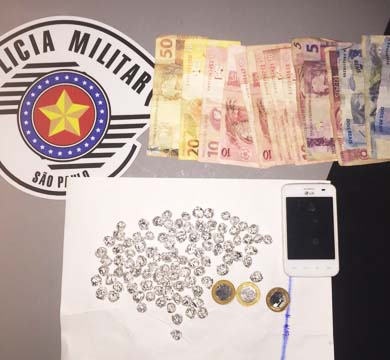Quase 100 pedras de crack são apreendidas em imóvel na Barra Funda