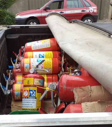 Vendedor de extintores tem produtos apreendidos por falta de licença da Prefeitura Municipal