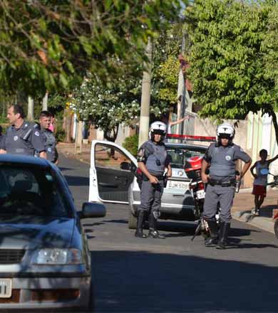 Tio e sobrinho são presos durante operação das polícias Civil e Militar em Paraguaçu Paulista