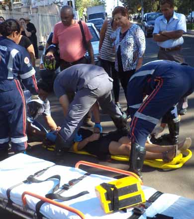 Mulher com criança tem mal súbito em cima de bicicleta na Av. Siqueira Campos