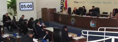 Em Sessão após recesso, vereadores solicitam informações ao Prefeito Municipal