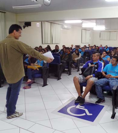 Empreendedor de Paraguaçu ministra palestra no Colégio Agrícola