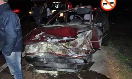 Colisão entre três carros deixa feridos em rodovia de Chavantes