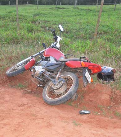 Motociclista sofre grave acidente em estrada de terra em Paraguaçu Paulista