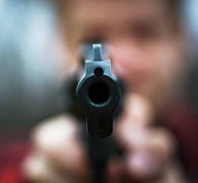 Caminhoneiro tem carga roubada e fica 24h sob ameaça de criminosos