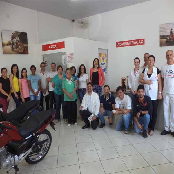 Hiper Moto Honda recebe o terço empresarial