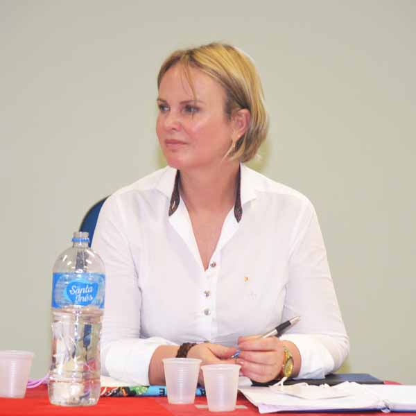 Deputada Ana cita Cora Coralina ao engrossar luta pelo Instituto Federal de Educação, em Paraguaçu