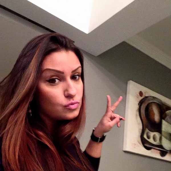 Fernanda Berti comemora idade nova
