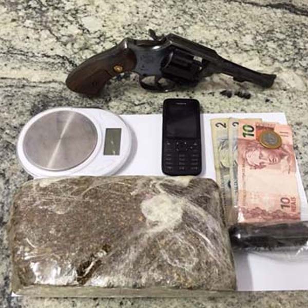 PM apreende revólver e grande quantidade de maconha em casa da Barra Funda