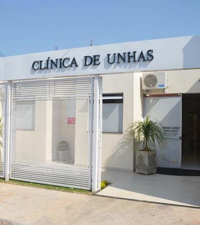 Fabi Rodrigues começa a fazer design de sobrancelhas e depilação na Clínica de Unhas