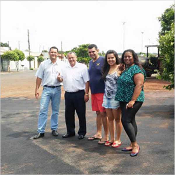 A convite de vereadores, Prefeito acompanha operação “tapa buracos” em Paraguaçu