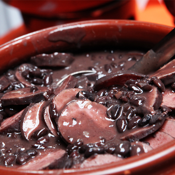 Sábado é dia de feijoada no Brumado Restaurante & Churrascaria