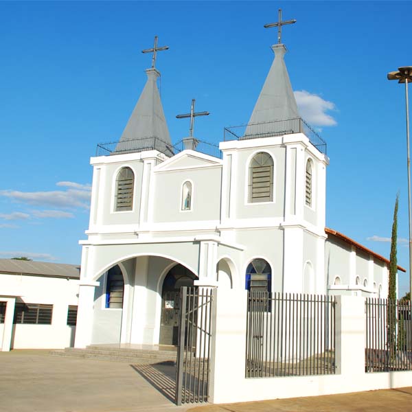 Católicos preparam festividade em louvor à Nossa Senhora Aparecida