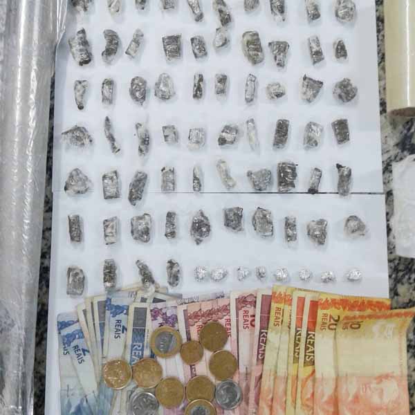 Denúncia anônima faz PM levar suspeitos de tráfico de drogas para a cadeia