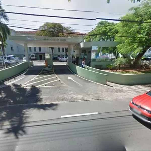 Idosa morre atropelada em frente ao hospital após sessão de hemodiálise em Marília