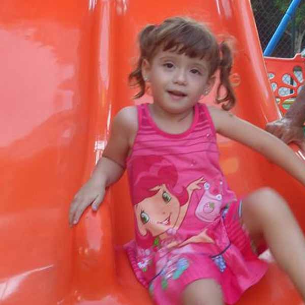 Maria Eduarda apága velhinhas