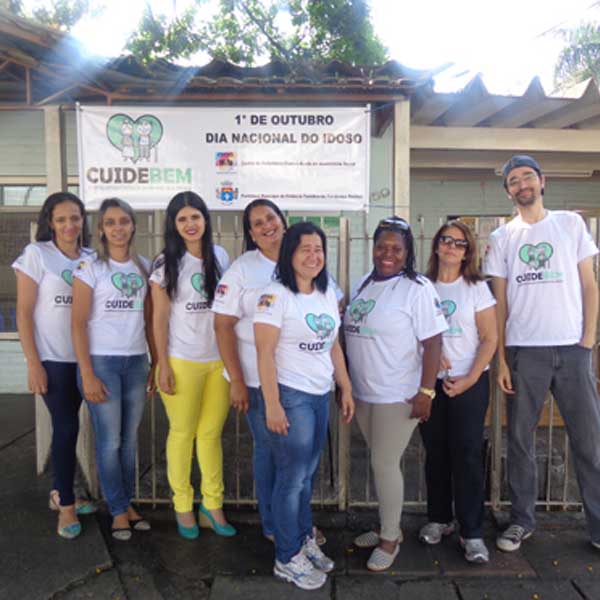 CREAS realiza mobilização no Dia Mundial do Idoso