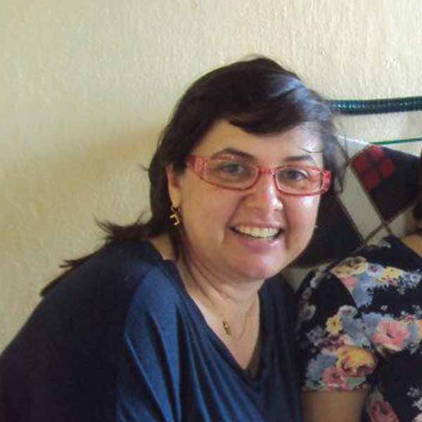 Tania Móvio comemora mais um ano de vida.