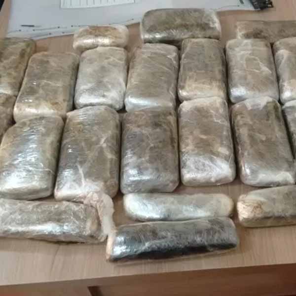 Mulher é presa com dez quilos de haxixe dentro de ônibus em Ourinhos