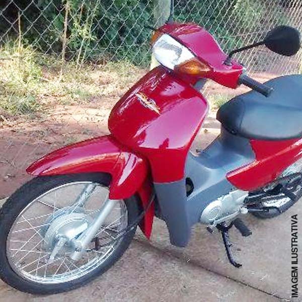 Motos são furtadas e uma delas é localizada em mata próximo ao matadouro