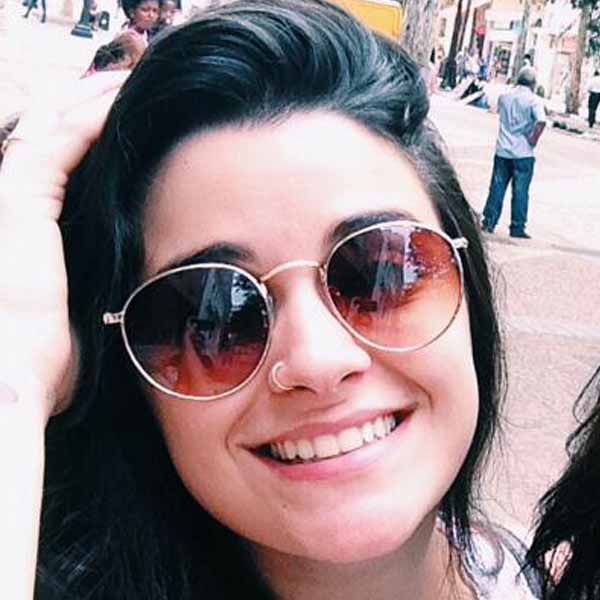 Juliana Souza comemora idade nova