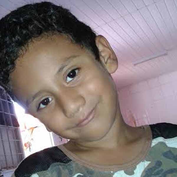 Matheus Henrique apaga velinhas hoje.