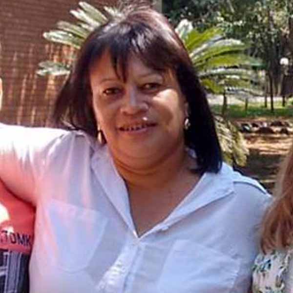 Adriana Oliveira faz aniversário