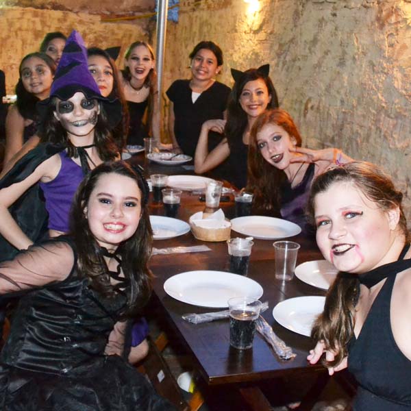 Wizard entra no clima de Halloween