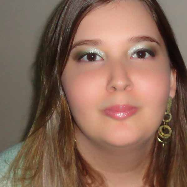 Bianca Moreira apaga velinhas neste sábado