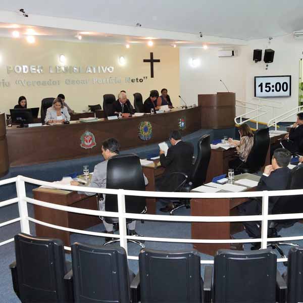 Câmara autoriza remanejamentos para manutenção de departamentos municipais