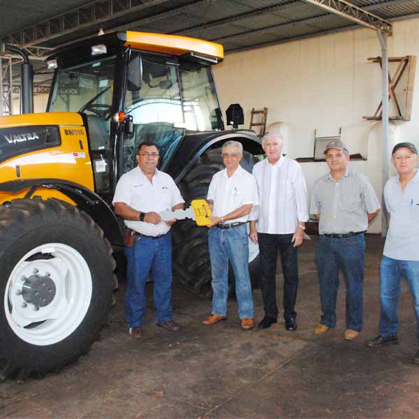 Sindicato Rural Patronal adquire nova máquina e implemento agrícola