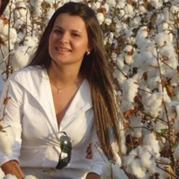 Bruna Leme Alves comemora idade nova