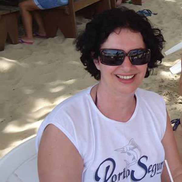 Célia Maria faz aniversário hoje