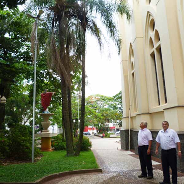 Iluminação de segurança é aprovada na Praça da Matriz em Paraguaçu