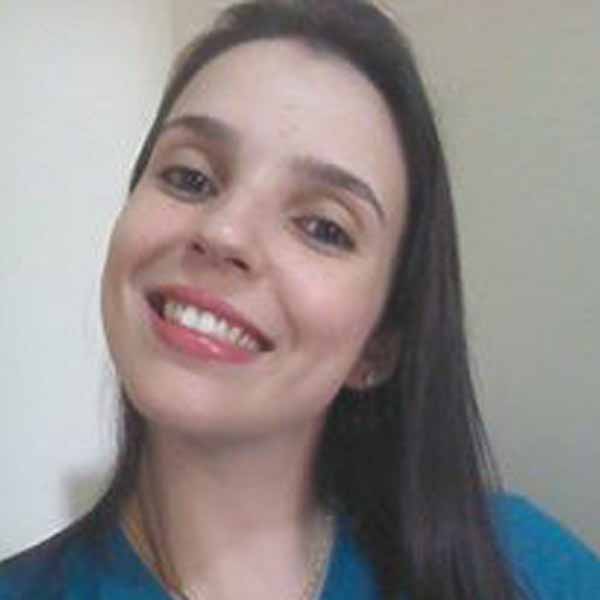 Bruna Marestoni recebe os parabéns hoje