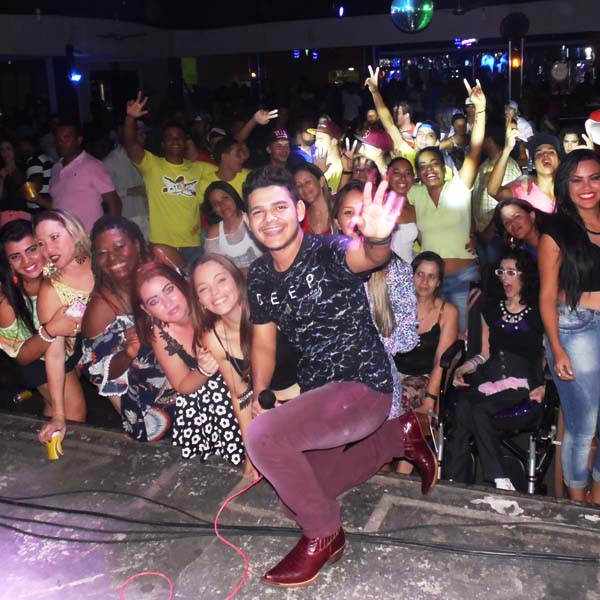 ‘Noite do Magnata’ lota o Rancho Show Bar