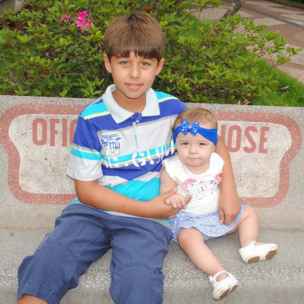 Irmãos ficam mais lindos em sessão fotográfica com as novidades do Planeta Kids