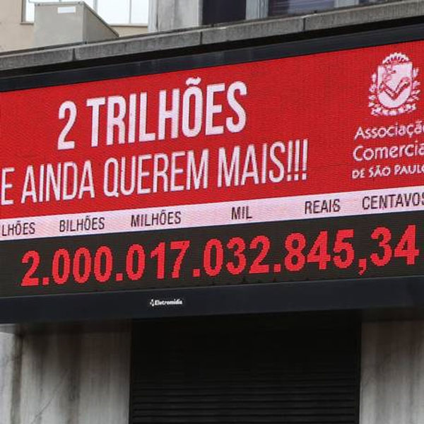 Brasileiros pagam R$ 2 trilhões de impostos em 2015