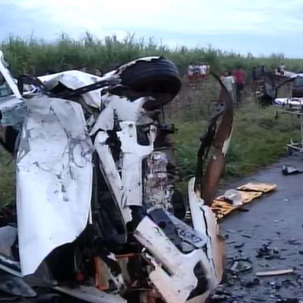 Quatro carros se envolvem em acidente fatal na Raposo Tavares