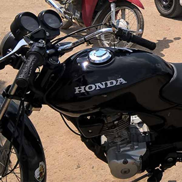 Moto furtada no domingo é encontrada com jovens em Paraguaçu Paulista