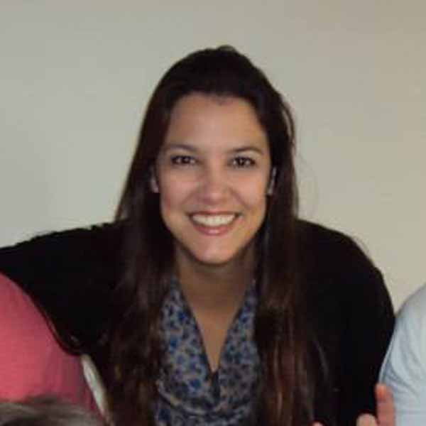 Carol Anhesim comemora idade nova